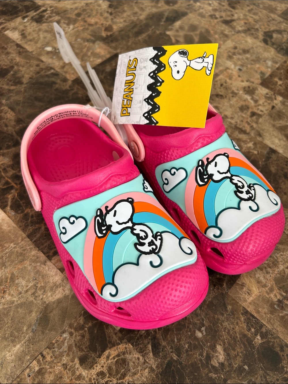 NEW 🆕 Peanuts Kids' Pink Snoopy Rainbow Clog Sandals